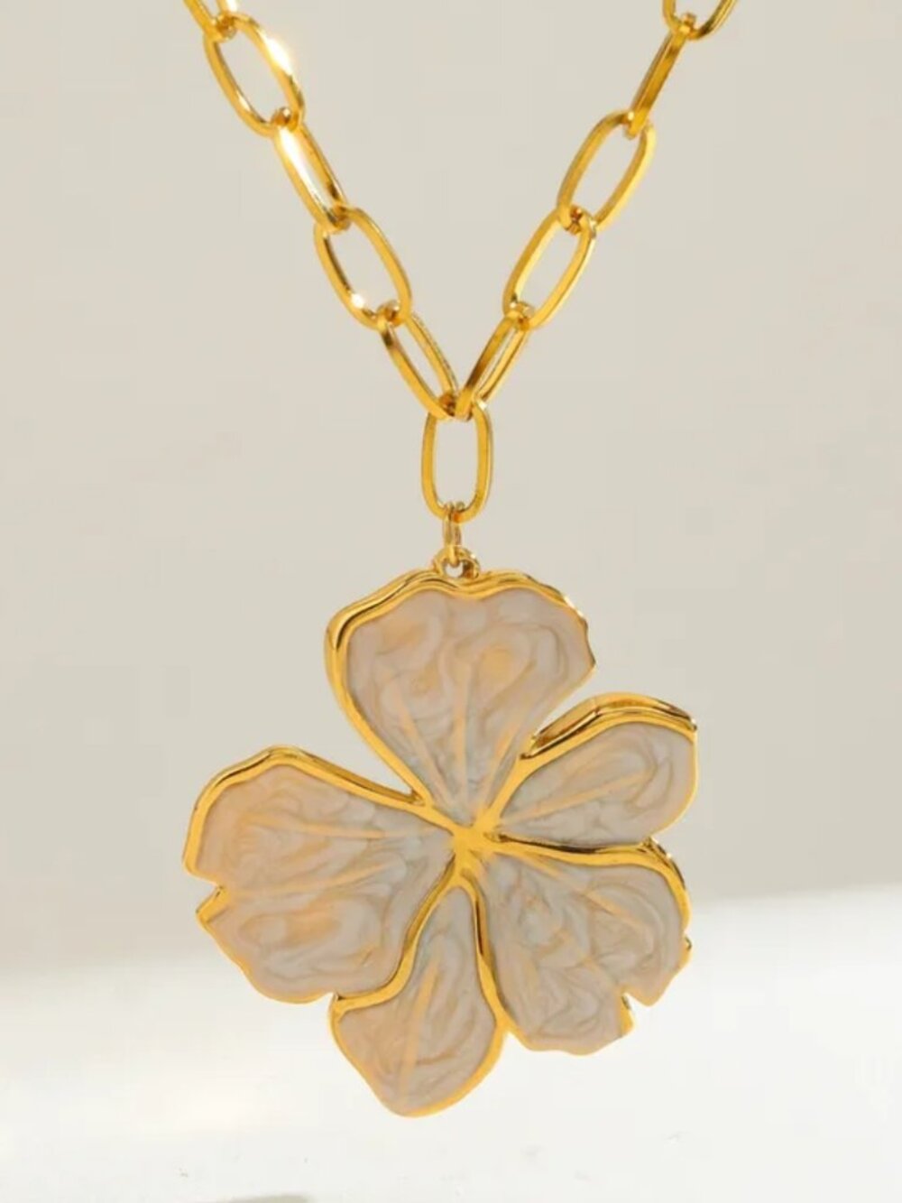 18K  Gold Plated Stainless Steel Flower Necklace - Picture 5 of 5